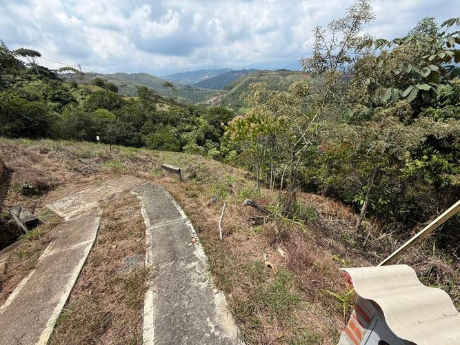 Lote en venta en Potrerito, Jamundí, 1584 m² · foto 2 de 3