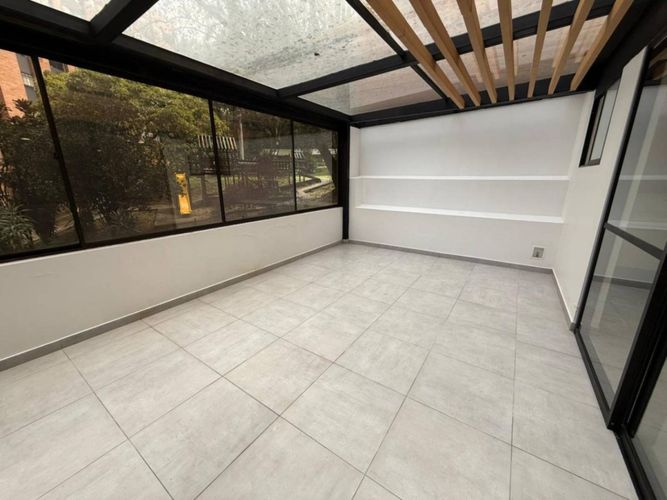 Apartamento en venta en El Poblado, Medellín · foto 2 de 24