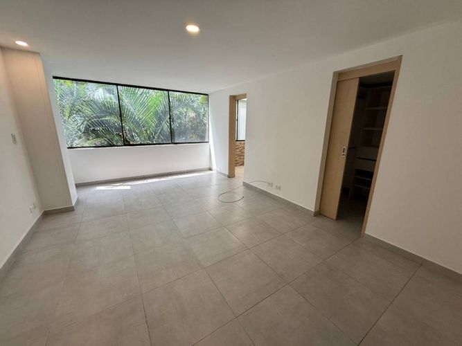 Apartamento en venta en El Poblado, Medellín · foto 8 de 24