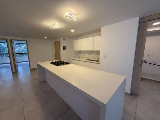 Apartamento en venta en El Poblado, Medellín · foto 10 de 24