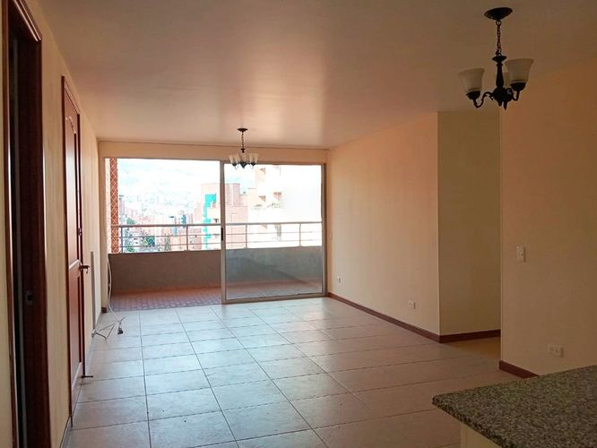 Apartamento de 3 alcobas en arriendo en Laureles, Medellín, 106 m² · foto 4 de 19