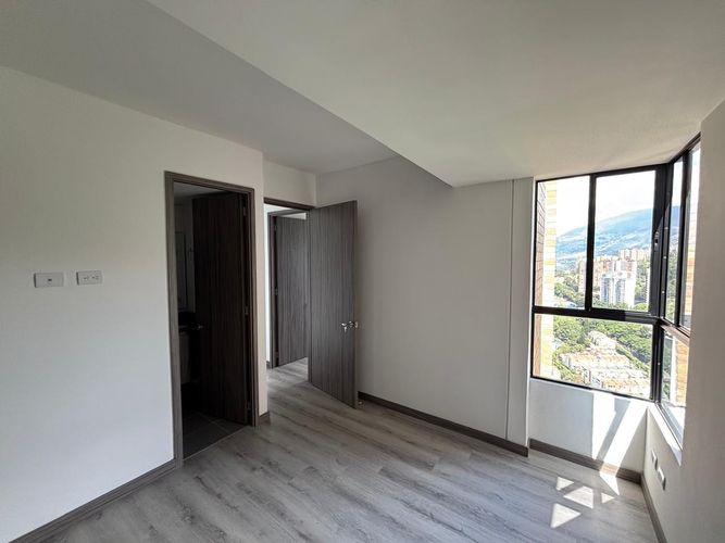 Apartamento de 2 alcobas en venta en Asomadera No.2, Medellín, 60 m² · foto 11 de 20