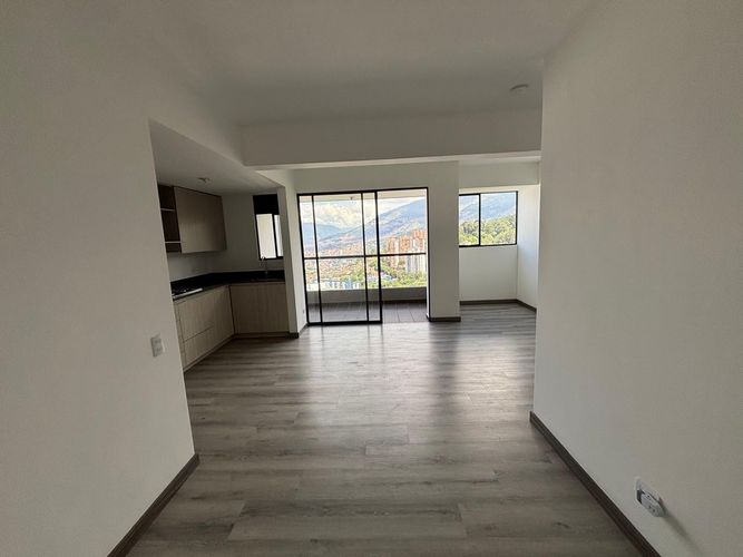 Apartamento de 2 alcobas en venta en Asomadera No.2, Medellín, 60 m² · foto 6 de 20