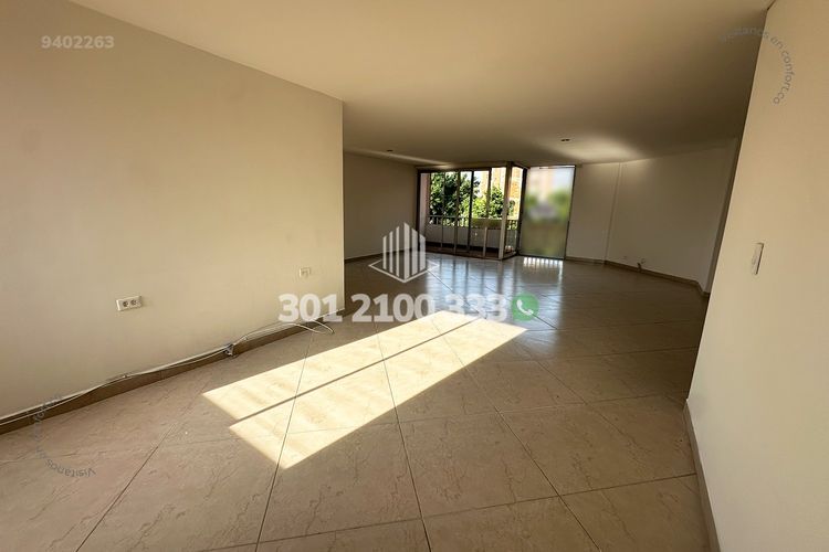 Apartamento de 3 alcobas en arriendo en Laureles, Medellín, 158 m² · foto 2 de 24