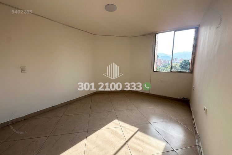 Apartamento de 3 alcobas en arriendo en Laureles, Medellín, 158 m² · foto 4 de 24