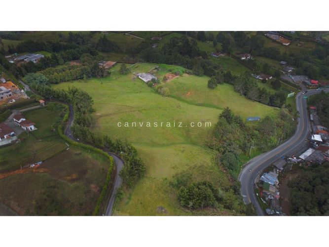 Lote en venta en Las Palmas, Envigado, 38737 m² · foto 2 de 5