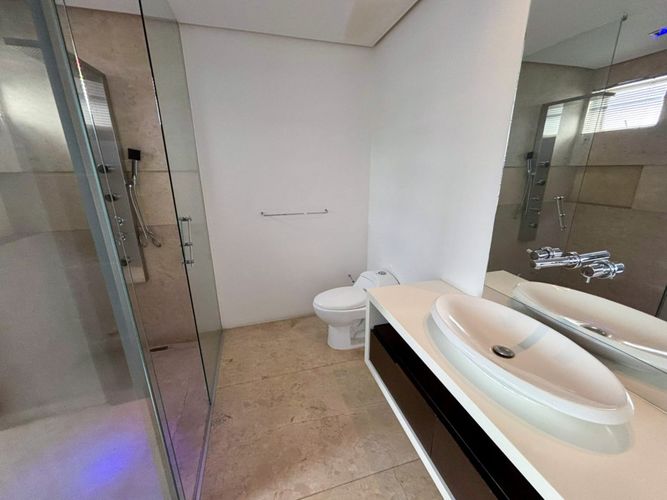 Apartamento de 6 alcobas en venta en Normandia, Cali, 596 m² · foto 11 de 24