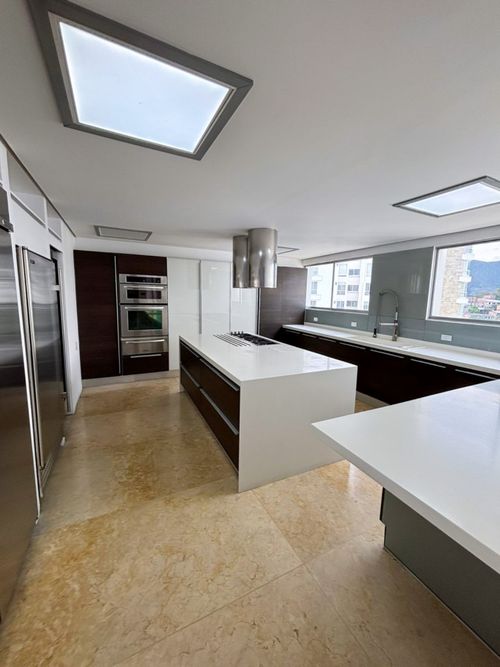 Apartamento de 6 alcobas en venta en Normandia, Cali, 596 m² · foto 15 de 24