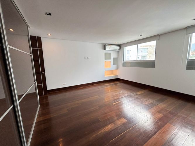 Apartamento de 6 alcobas en venta en Normandia, Cali, 596 m² · foto 17 de 24