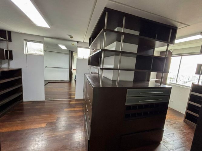 Apartamento de 6 alcobas en venta en Normandia, Cali, 596 m² · foto 19 de 24