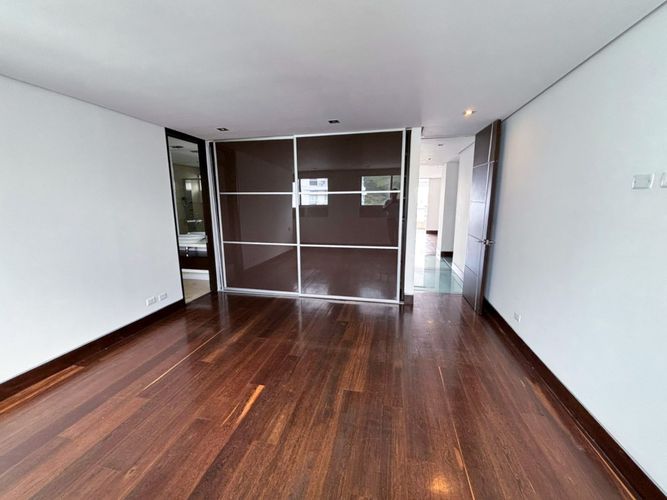 Apartamento de 6 alcobas en venta en Normandia, Cali, 596 m² · foto 24 de 24