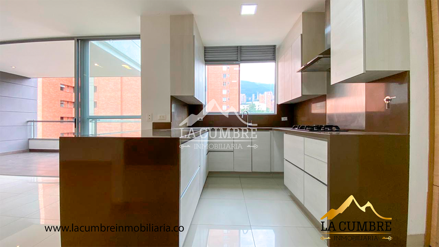 Apartamento de 3 alcobas en arriendo en Los Parra, Medellín, 160 m² · foto 4 de 6
