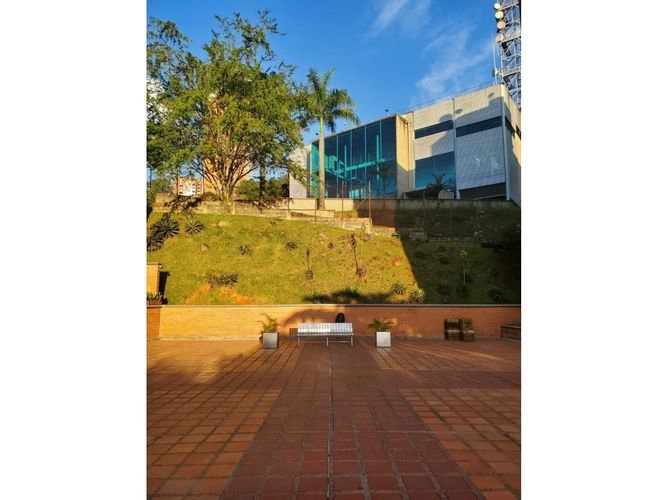 Apartamento en venta en El Poblado, Medellín · foto 8 de 13