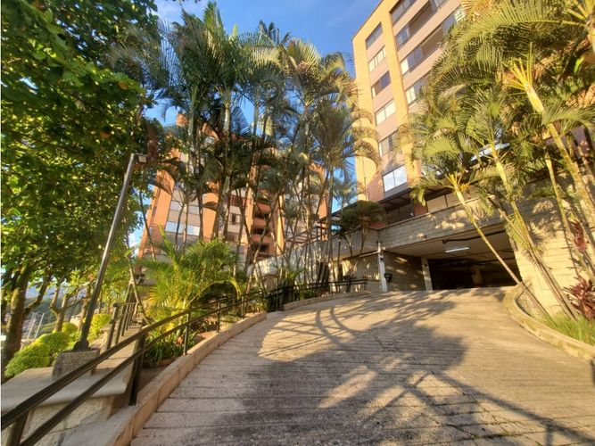 Apartamento en venta en El Poblado, Medellín · foto 11 de 13