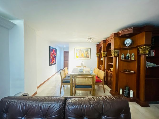 Apartamento de 4 alcobas en venta en El Diamante No. 2, Medellín, 121 m² · foto 2 de 16