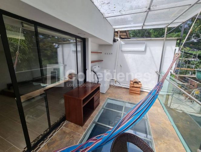 Casa de 3 alcobas en venta en El Tesoro, Medellín, 330 m² · foto 6 de 24