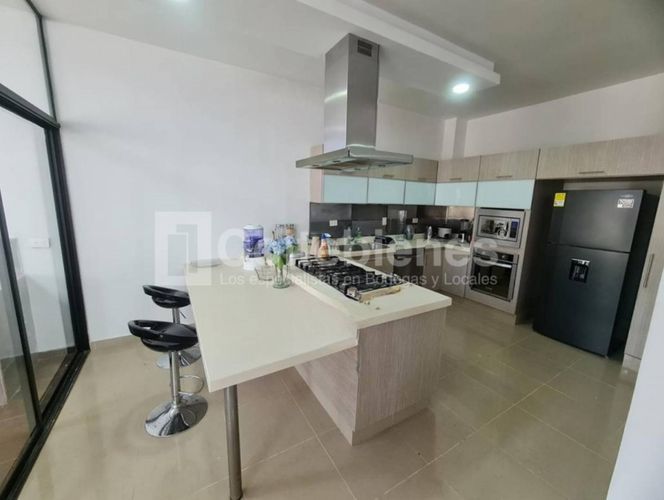 Casa de 3 alcobas en venta en El Tesoro, Medellín, 330 m² · foto 7 de 24