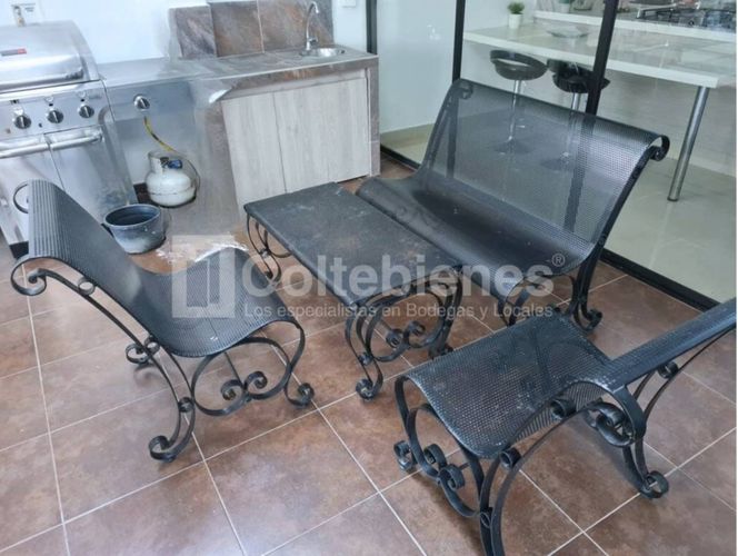 Casa de 3 alcobas en venta en El Tesoro, Medellín, 330 m² · foto 14 de 24