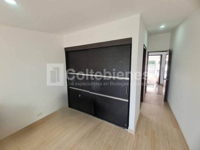 Casa de 3 alcobas en venta en El Tesoro, Medellín, 330 m² · foto 17 de 24