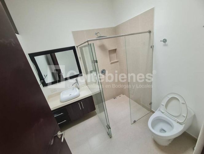 Casa de 3 alcobas en venta en El Tesoro, Medellín, 330 m² · foto 18 de 24