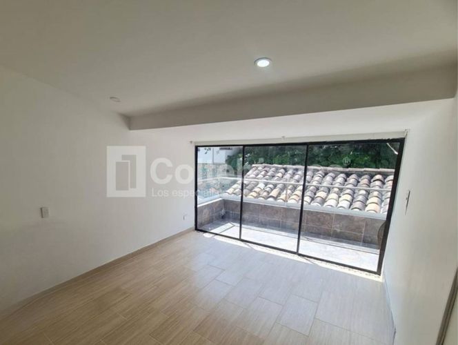 Casa de 3 alcobas en venta en El Tesoro, Medellín, 330 m² · foto 19 de 24