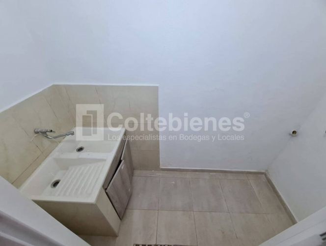 Casa de 3 alcobas en venta en El Tesoro, Medellín, 330 m² · foto 20 de 24