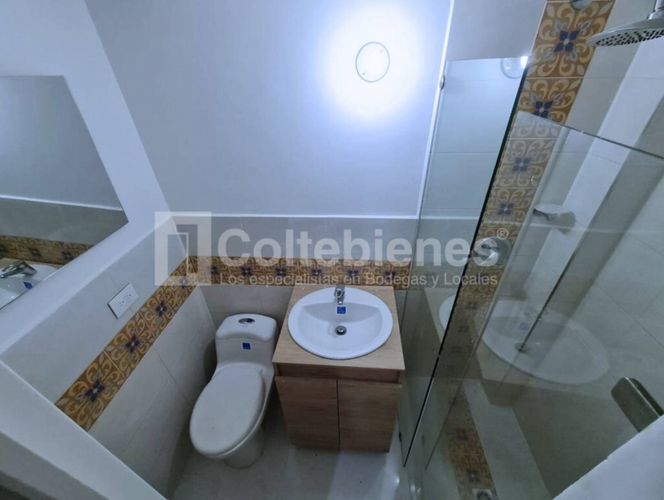 Casa de 3 alcobas en venta en El Tesoro, Medellín, 330 m² · foto 22 de 24