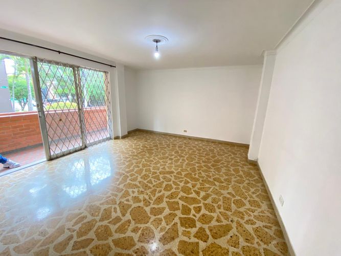 Apartamento de 4 alcobas en arriendo en Laureles, Medellín, 240 m² · foto 2 de 20