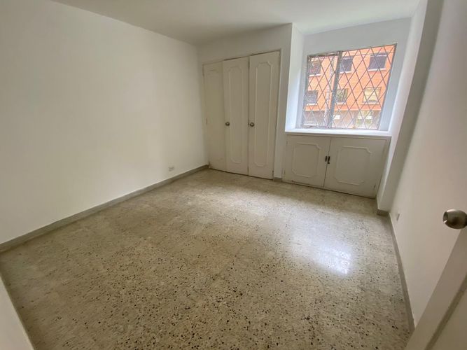 Apartamento de 4 alcobas en arriendo en Laureles, Medellín, 240 m² · foto 10 de 20