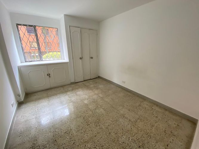 Apartamento de 4 alcobas en arriendo en Laureles, Medellín, 240 m² · foto 11 de 20