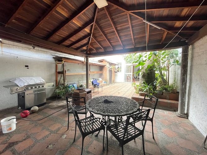 Casa de 4 alcobas en venta en Prado, Medellín, 241 m² · foto 23 de 24