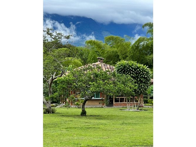Casa de 4 alcobas en venta en El Caimo, Armenia, 350 m² · foto 21 de 22