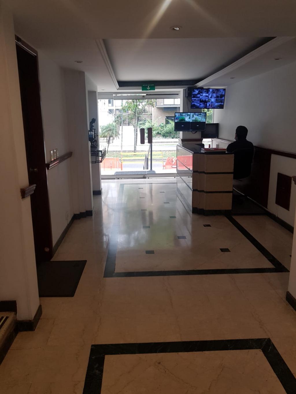 Apartamento en venta en Chico Norte, Bogotá · foto 2 de 19