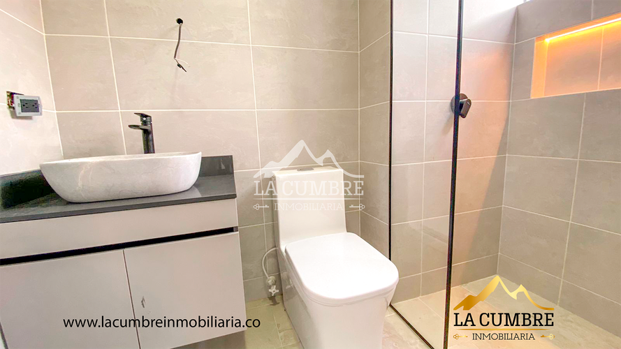 Apartamento de 3 alcobas en arriendo en La Calera, Medellín, 170 m² · foto 11 de 13