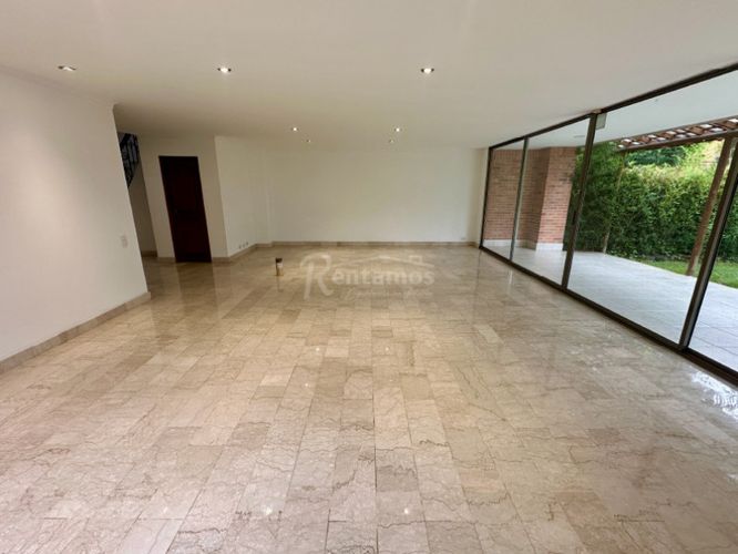 Casa de 3 alcobas en venta en El Poblado, Medellín, 262 m² · foto 6 de 24