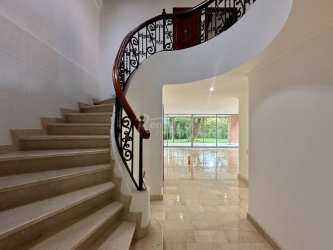Casa de 3 alcobas en venta en El Poblado, Medellín, 262 m² · foto 11 de 24