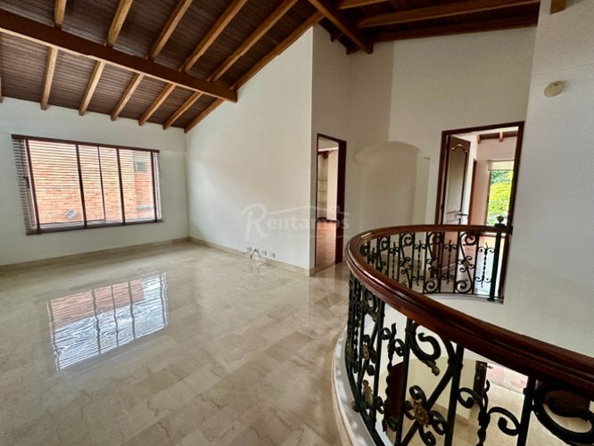 Casa de 3 alcobas en venta en El Poblado, Medellín, 262 m² · foto 13 de 24