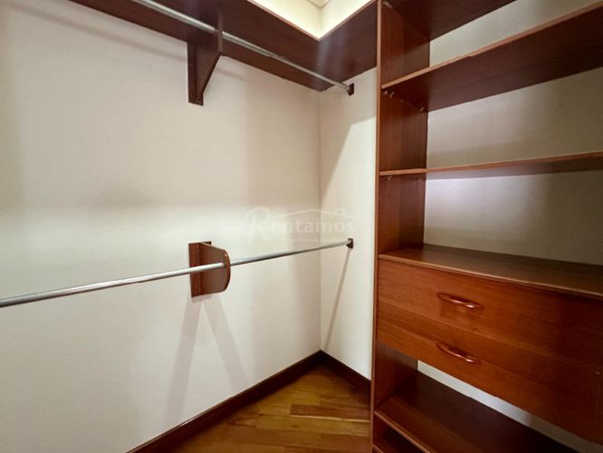 Casa de 3 alcobas en venta en El Poblado, Medellín, 262 m² · foto 17 de 24