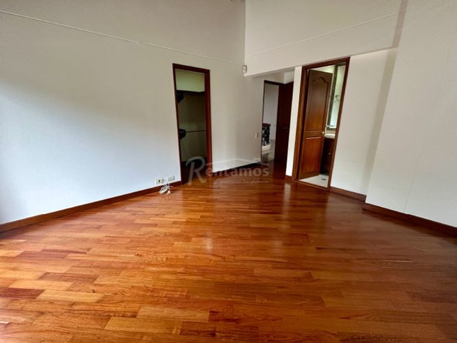 Casa de 3 alcobas en venta en El Poblado, Medellín, 262 m² · foto 20 de 24