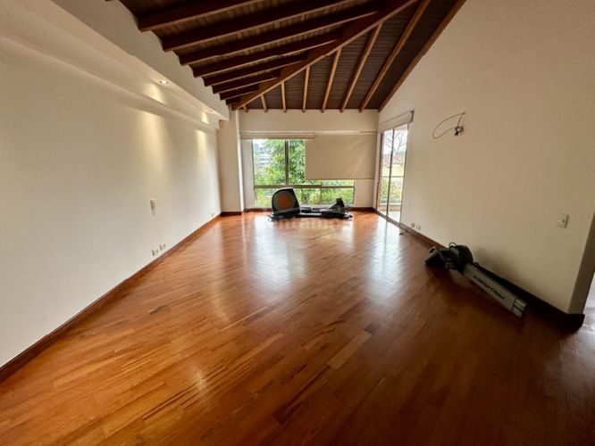 Casa de 3 alcobas en venta en El Poblado, Medellín, 262 m² · foto 24 de 24