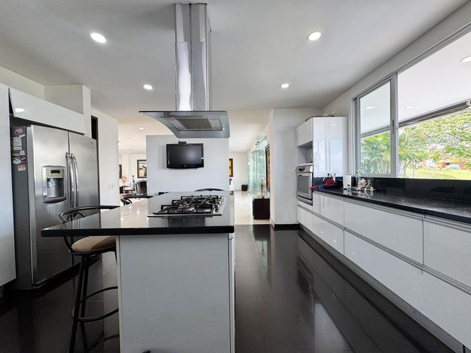 Casa de 5 alcobas en venta en Ruitoque Condominio, Piedecuesta, 592 m² · foto 8 de 24