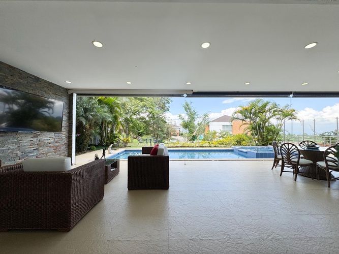 Casa de 5 alcobas en venta en Ruitoque Condominio, Piedecuesta, 592 m² · foto 3 de 24