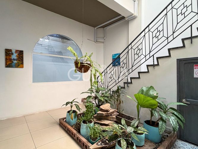 Casa de 11 alcobas en venta en Centenario, Cali, 320 m² · foto 2 de 24