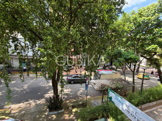 Casa de 11 alcobas en venta en Centenario, Cali, 320 m² · foto 4 de 24