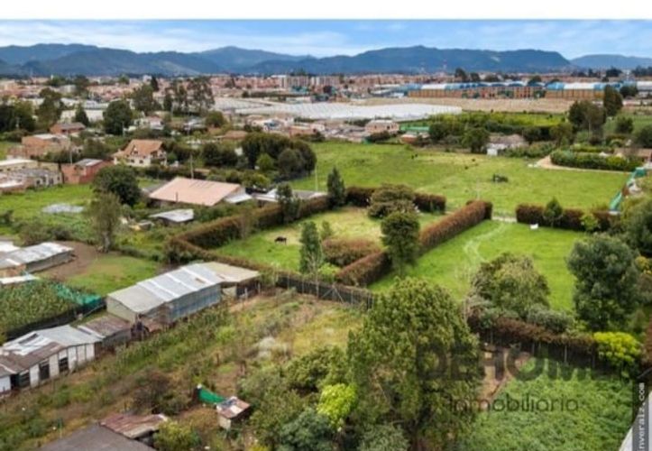 Lote en venta en Vereda La Balsa, Chía, 1600 m² · foto 2 de 6