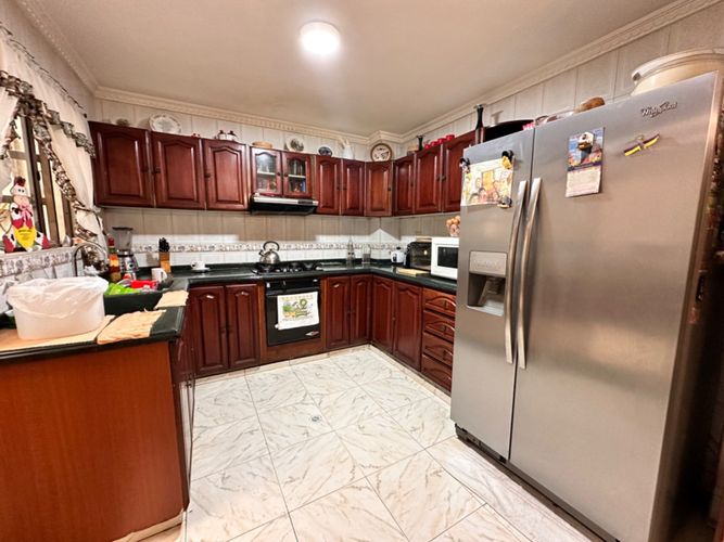 Casa de 4 alcobas en venta en El Lucero, Mosquera, 196 m² · foto 5 de 17