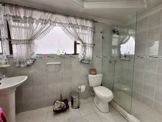 Casa de 4 alcobas en venta en El Lucero, Mosquera, 196 m² · foto 16 de 17