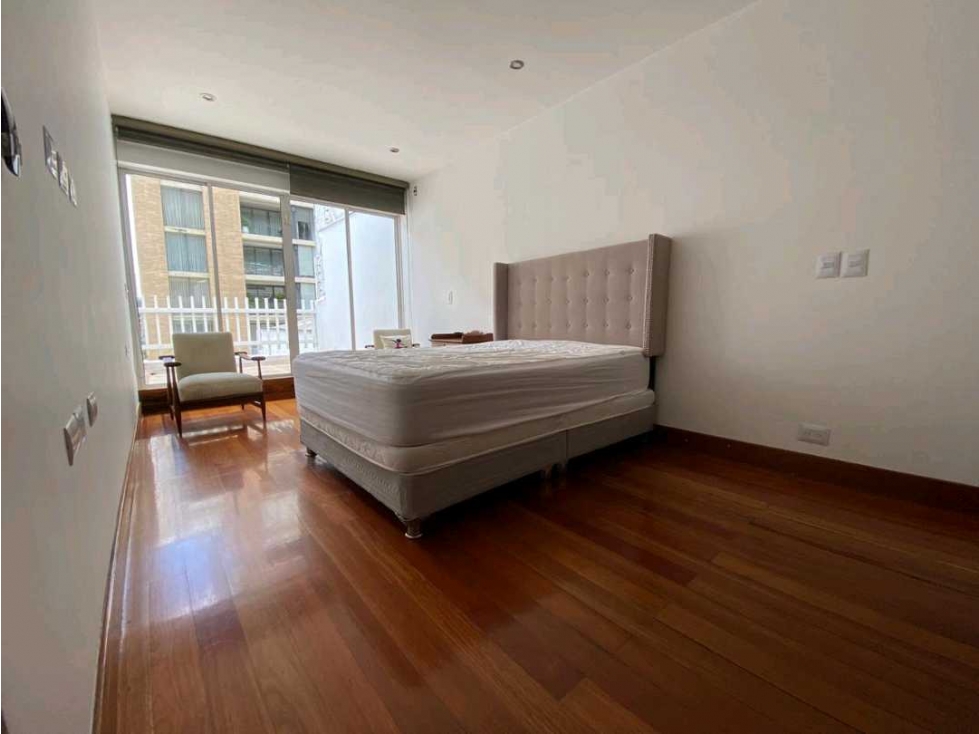 Casa en arriendo en Chicó Alto, Bogotá · foto 17 de 24