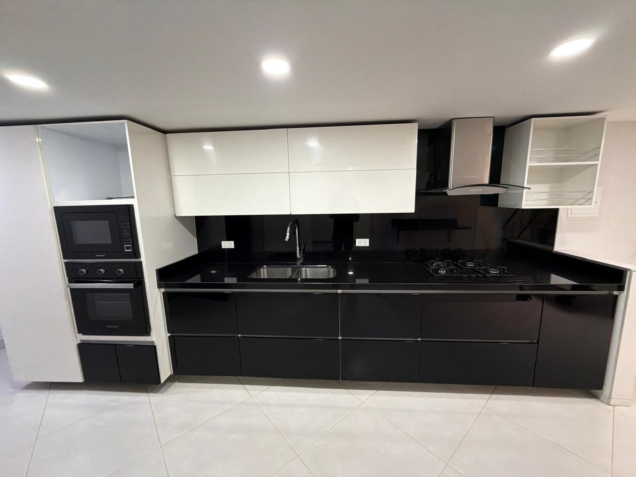 Casa en venta en Engativá, Bogotá · foto 4 de 24