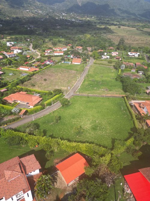 Lote en venta en Ayacucho - La Buitrera, Palmira, 1596 m² · foto 2 de 3